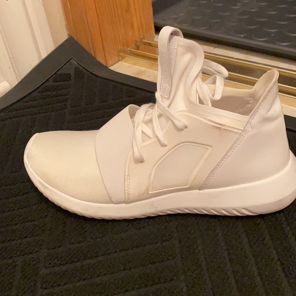 White adidas sneakers - Picture 3 of 3